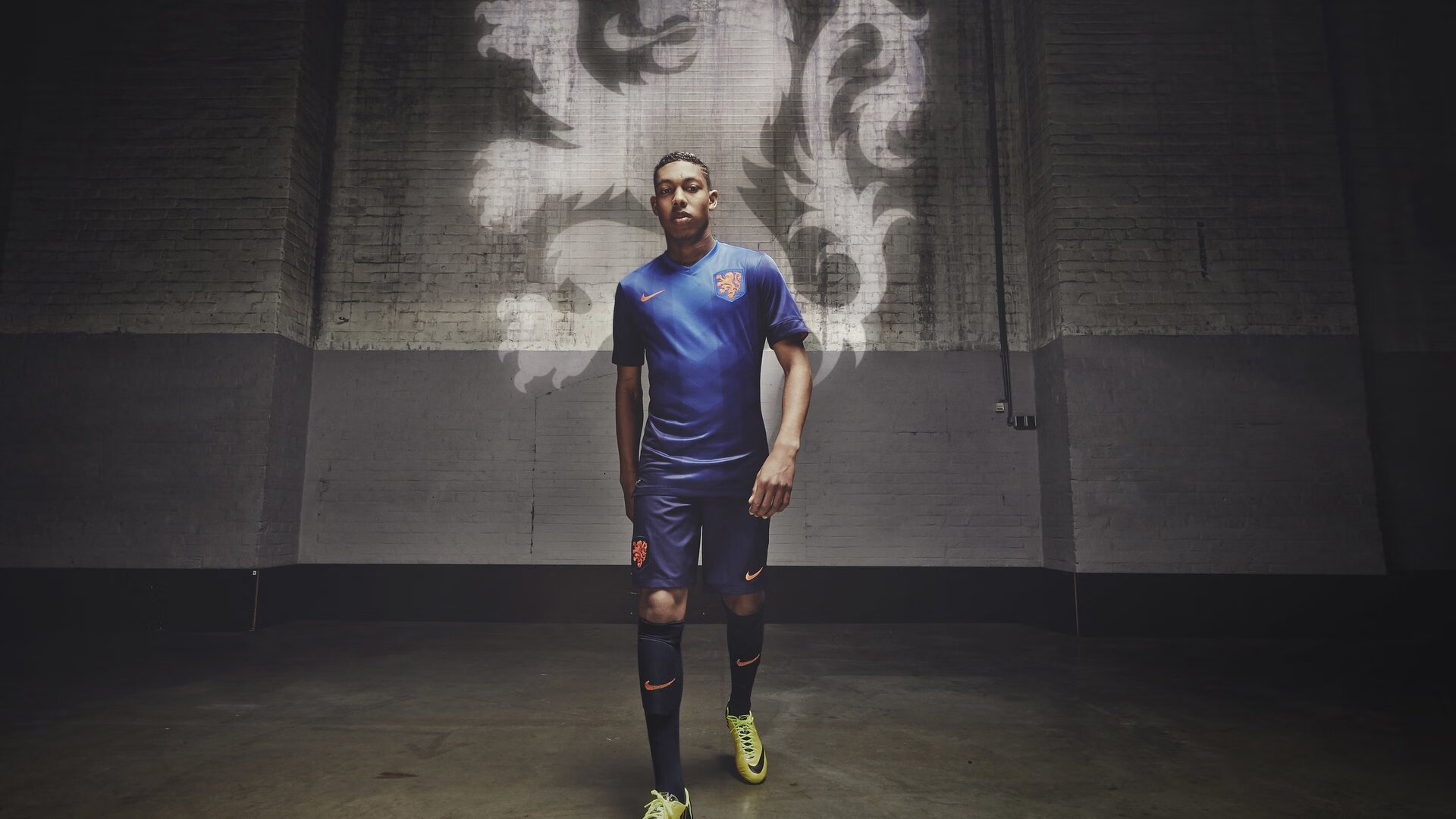 赛道与球场，当F1争冠焦点战遇上魔术击溃辽宁